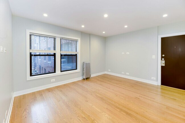 Photo - 518 W Cornelia Ave Apartment