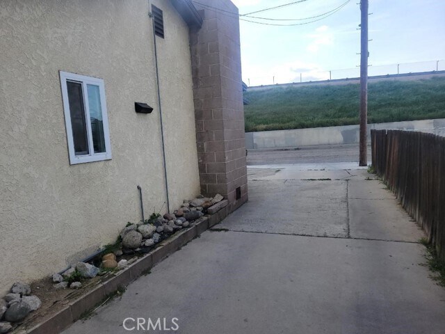 Building Photo - 731 Oswell St