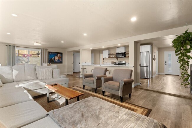 Foto del edificio - 1540 Souvenir Dr