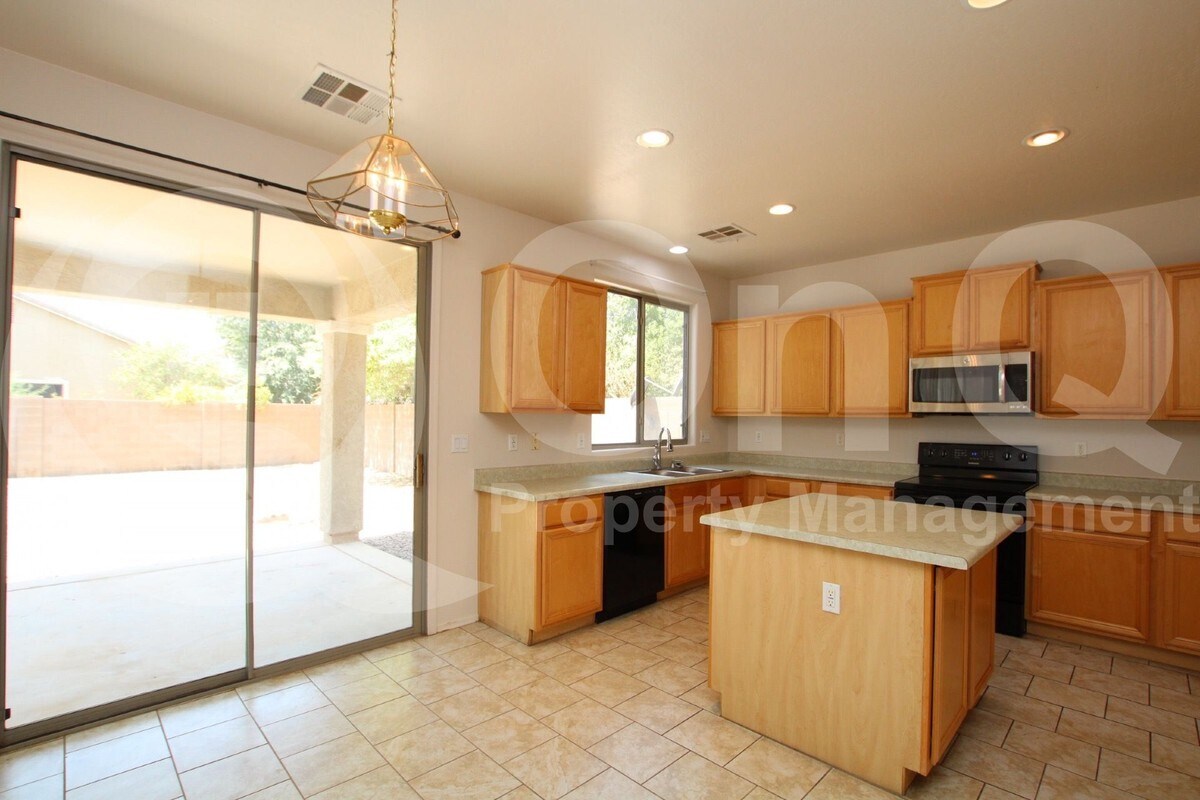 Primary Photo - 3851 E Yeager Dr