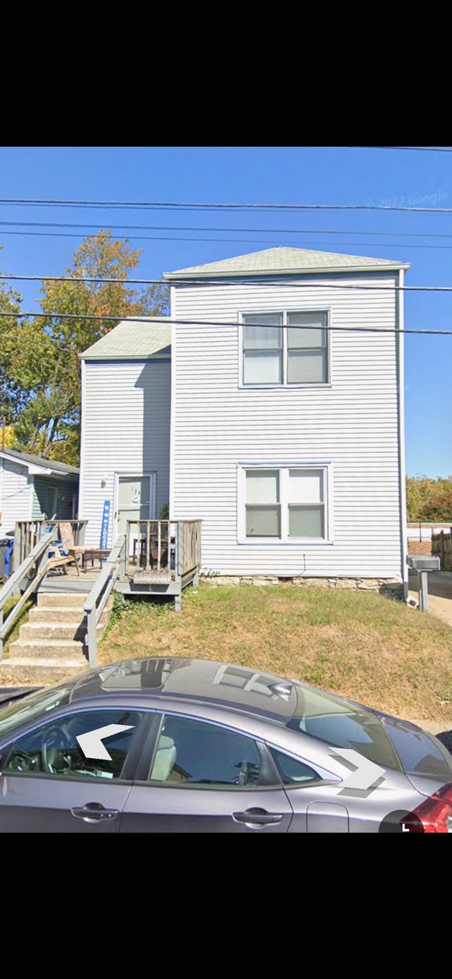 Building Photo - 125 Montmullin St