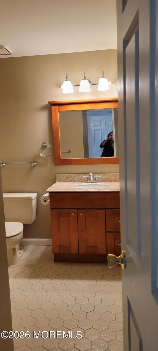 Foto del edificio - 61 Essex Dr