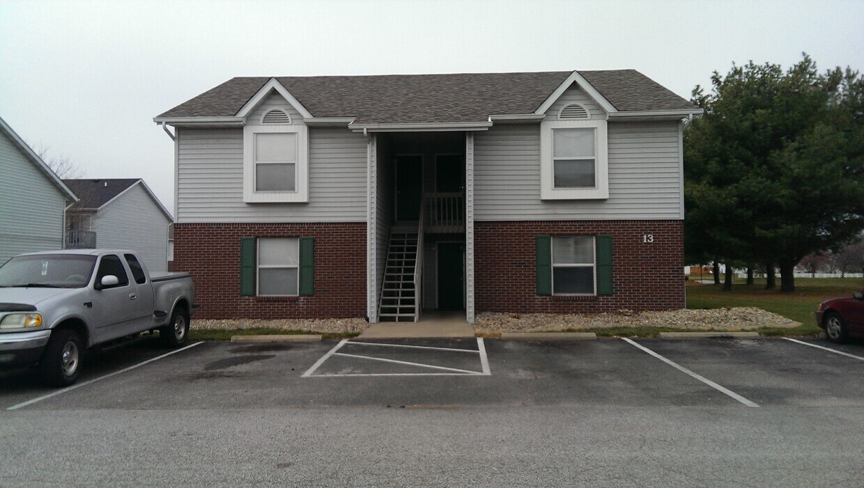 25 Junction Dr W Unit 1 Bedroom Junction Dr., Glen Carbon, IL 62034