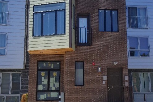 Primary Photo - 932 N Marshall St