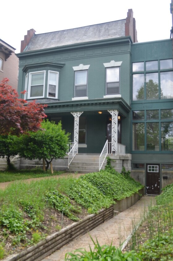 Primary Photo - 4374 W Pine Blvd