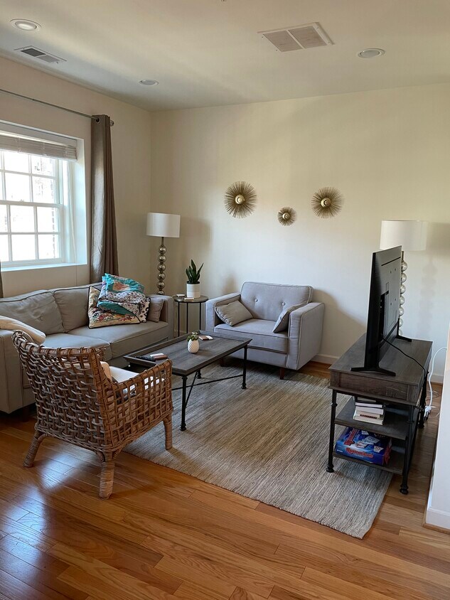 living room - 1711 19th St NW