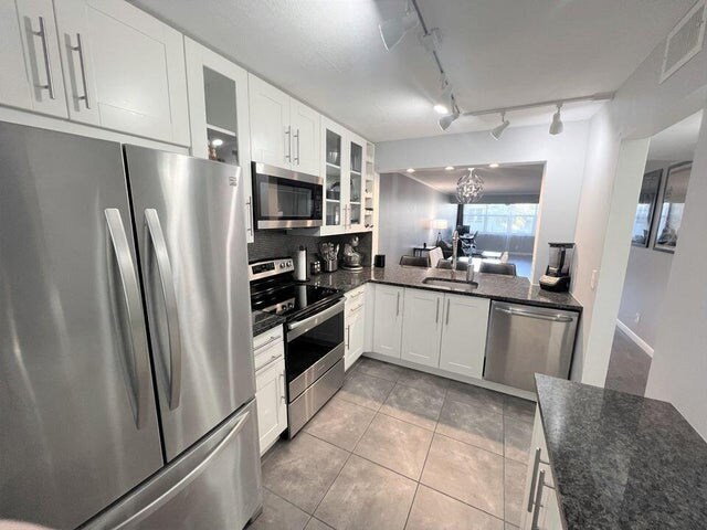 Foto del edificio - 2920 SW 22nd Ave