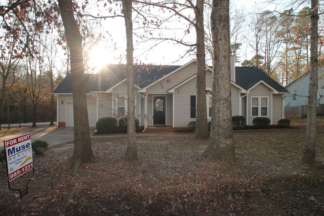 Foto principal - Exclusively Offered by Muse Realty, LLC