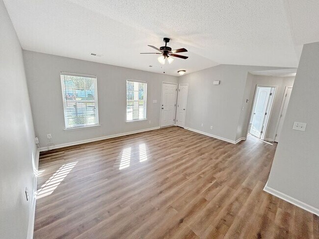 Foto del edificio - 144 Sandy Hollow Dr NW
