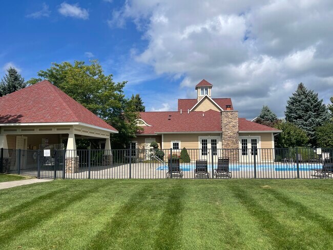 Building Photo - 2110 Sherwood Ave