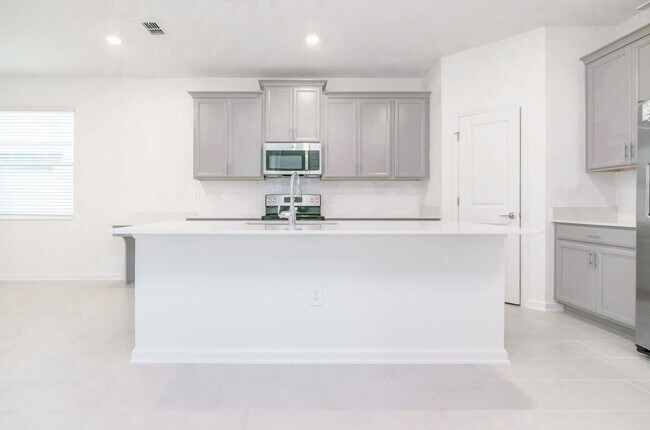 Foto del edificio - Beautiful 5 bed/3 bath home For Rent at Pi...