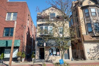 Building Photo - 94 Walnut St