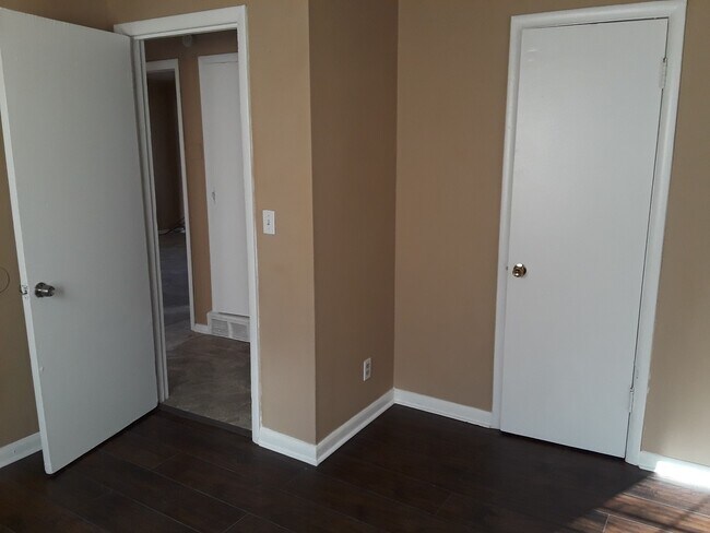 Foto del edificio - Spacious 4 Bedroom House