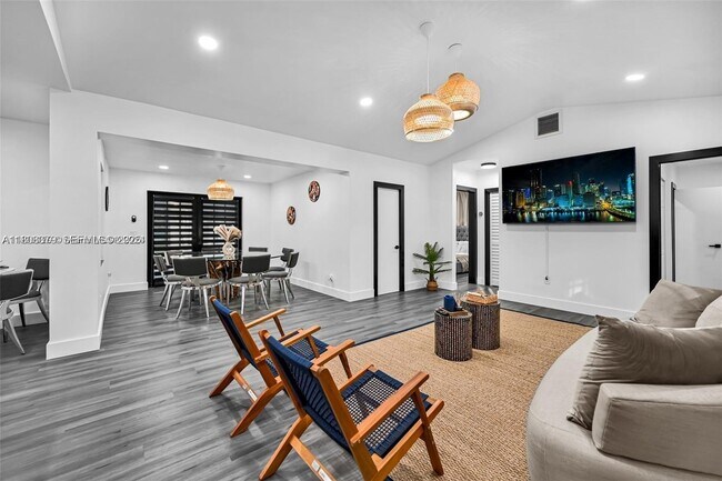 Foto del edificio - 7335 SW 104th St