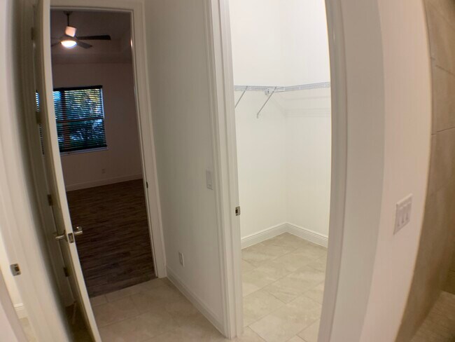 Building Photo - 5333 PROVENCE LANE