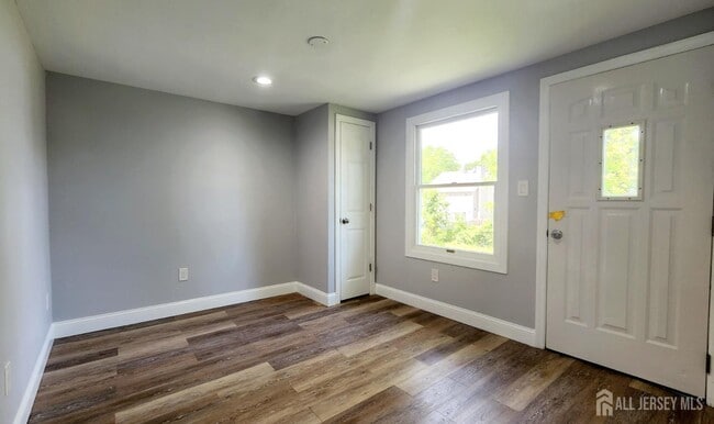 Building Photo - 111 Demorest Ave