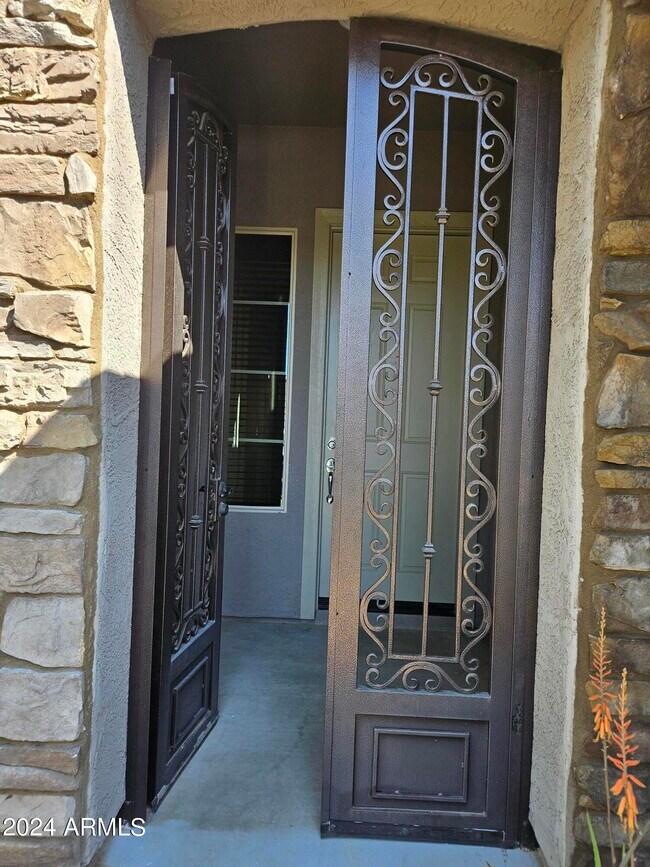 Building Photo - 10742 W Prickly Pear Trail
