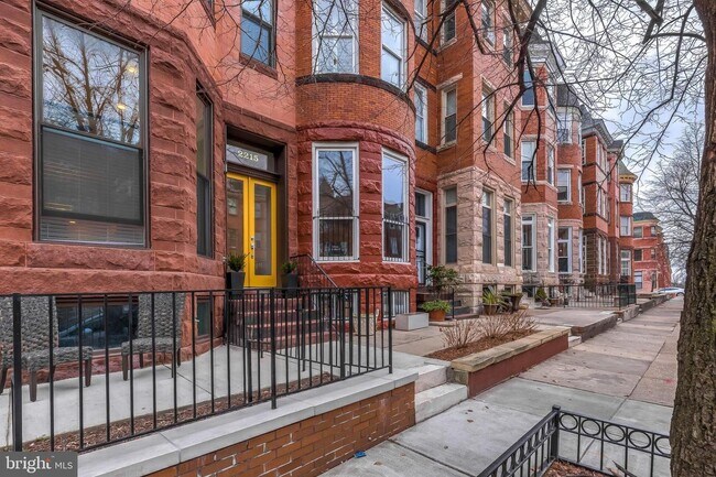 Building Photo - 2215 Callow Ave