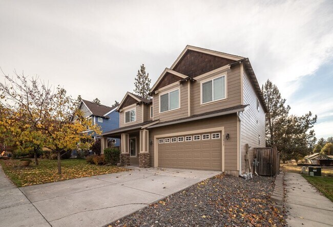 Building Photo - Spacious 4 bedroom home, Office and Bonus ...