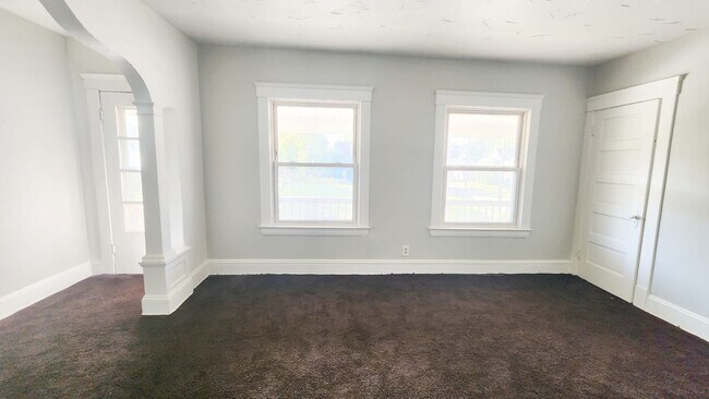Foto del edificio - 9707 Dickens Ave