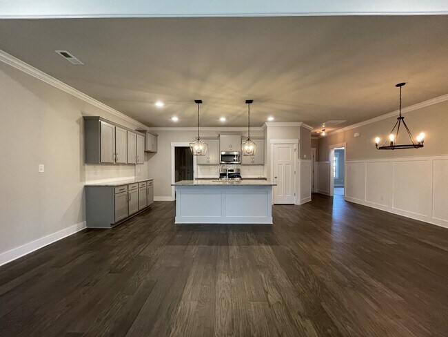 Building Photo - 117 Farmall Ln