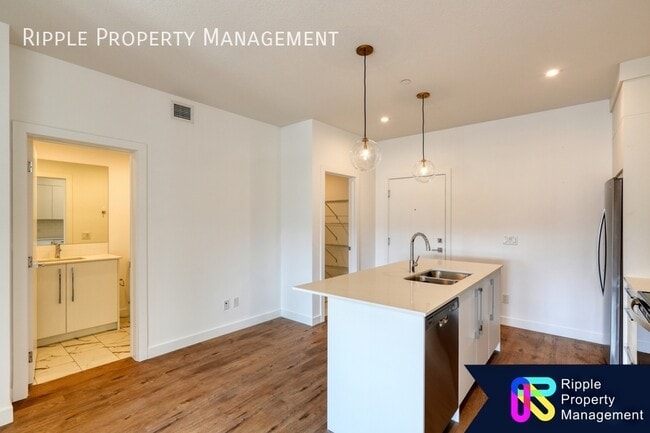 Photo du bâtiment - Modern 1 Beds, 1 Baths Apartment/Condo | N...