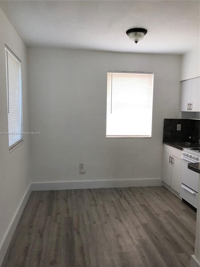 Foto del edificio - 380 SW 4th St