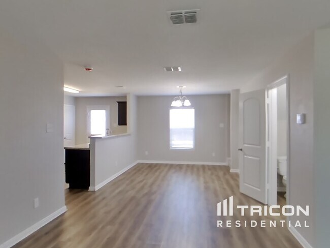 Foto del edificio - 6812 Rosenthal Pass