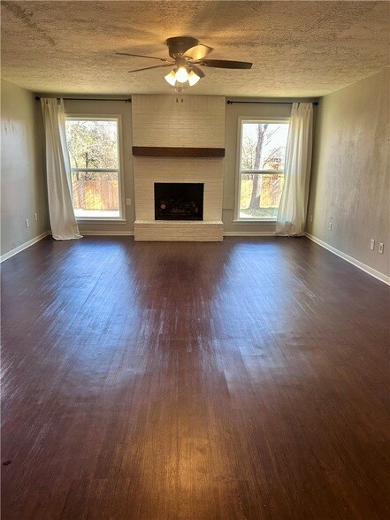 Foto del edificio - 1102 Todd Trail