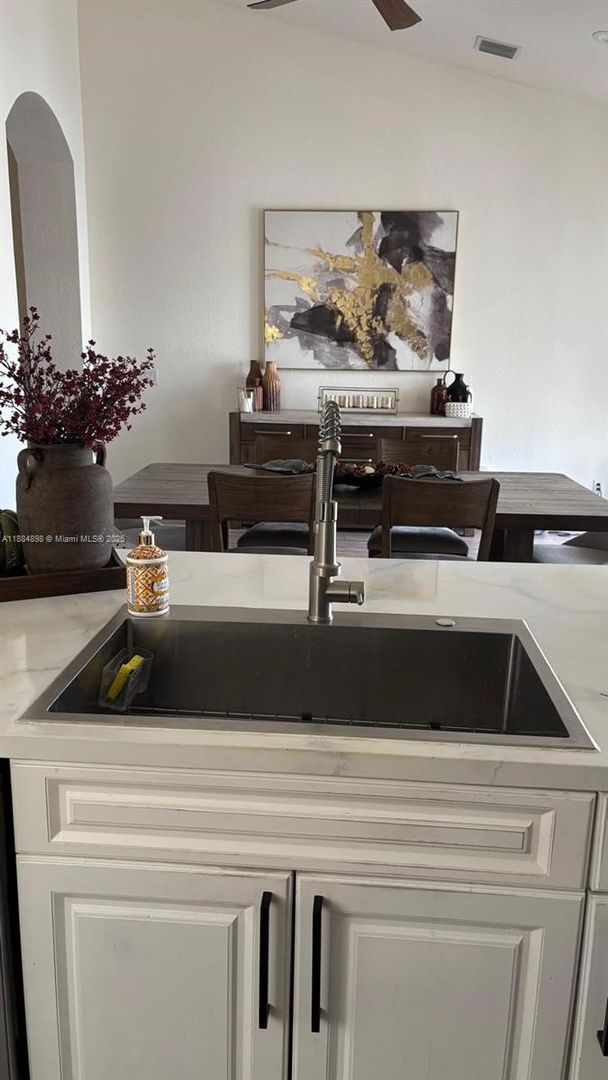 Building Photo - 3015 SW 135th Ave