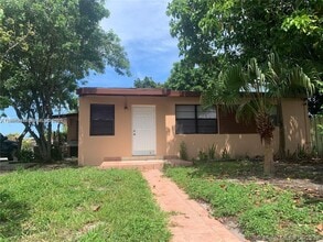 Building Photo - 3621 SW 46th Ave