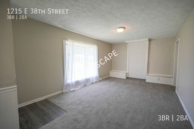 Foto del edificio - 1215 E 38th St
