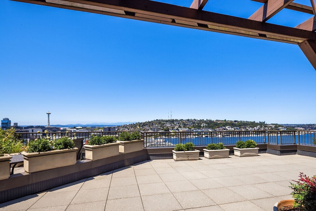 Primary Photo - Luxury Penthouse with 600+ Sqft Terrace & ...