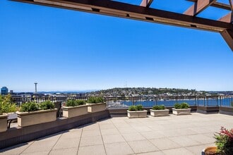 Building Photo - 745 Bellevue Ave E