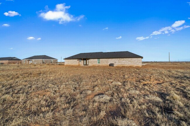 Foto del edificio - 10213 N County Rd 2800