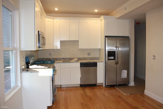 Building Photo - 115 Webster Ave