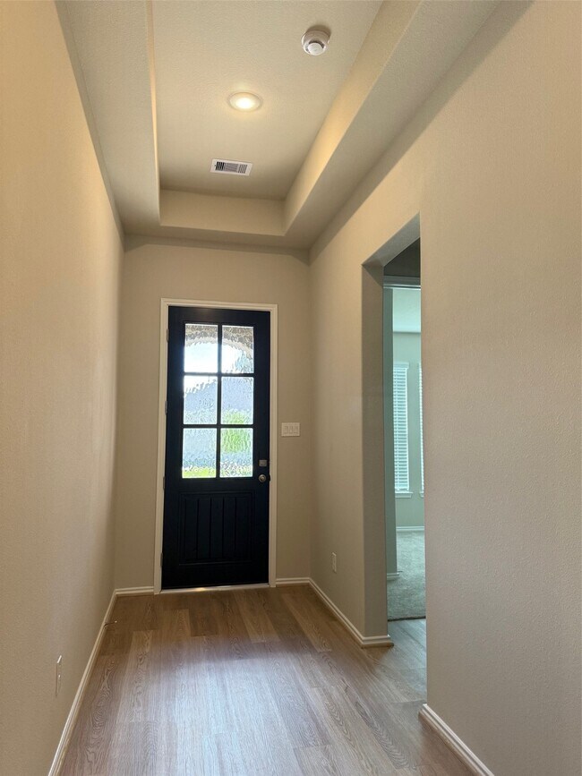 Foto del edificio - 5207 Maple Wood Dr