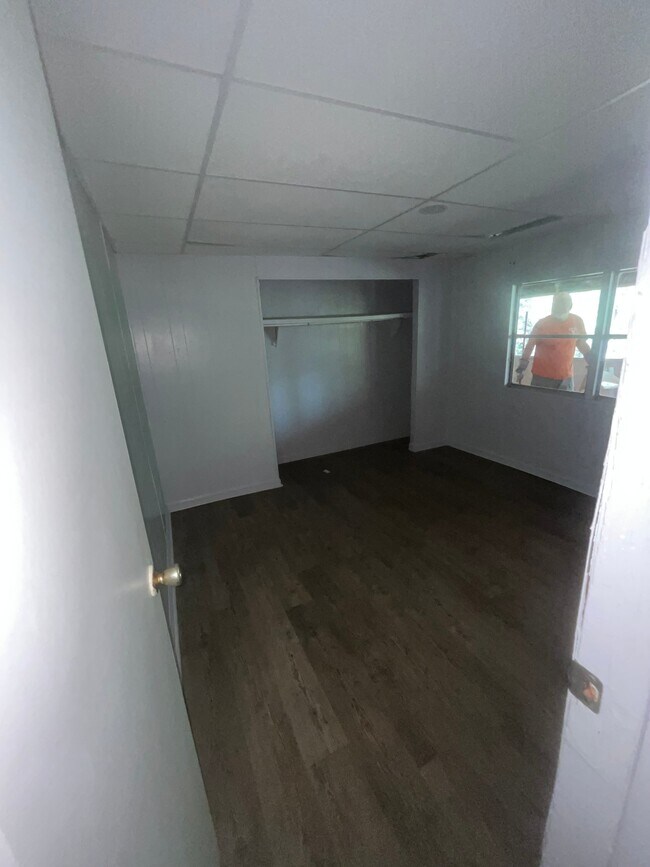 Foto del edificio - 3736 E Burke Blvd