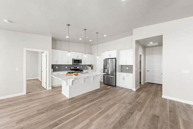 Foto del edificio - 4 bed plus RV Garage