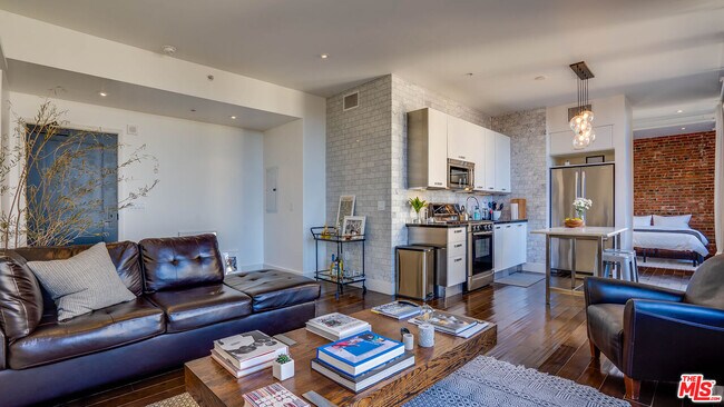 Foto del edificio - 460 S Spring St