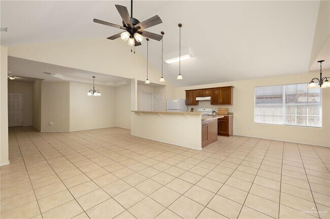 Building Photo - 4921 N 47th St