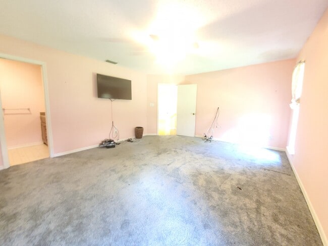 Building Photo - 11609 Parkview Ln