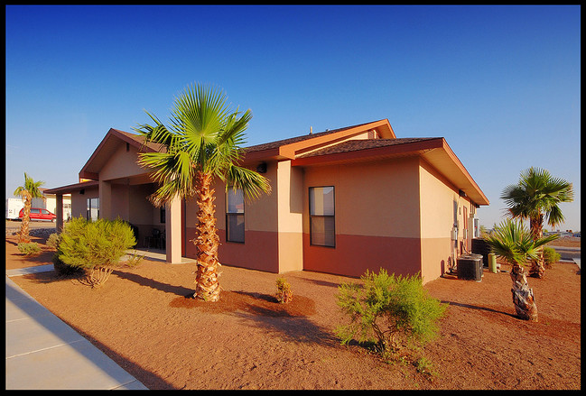 Building Photo - Desert Palms