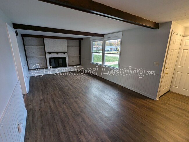 Building Photo - Beautiful ranch home with attached garage.