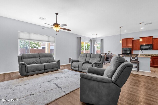 Foto del edificio - 16528 N 181st Dr