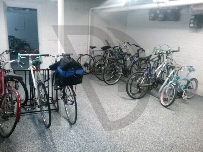 Foto del edificio - 3300 W Schubert Ave