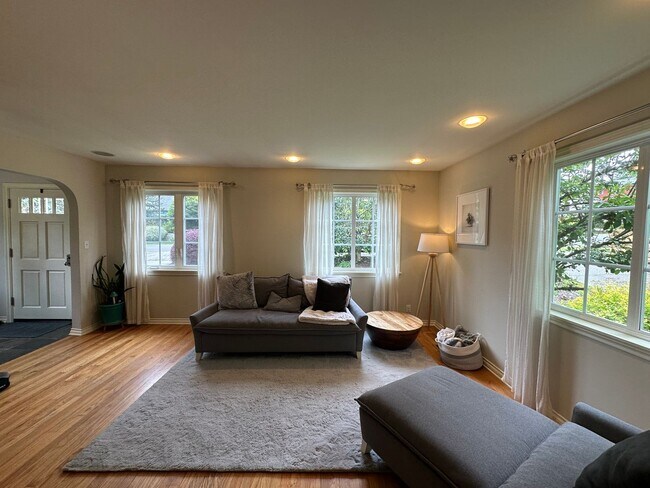 Photo - Briercrest ~ North Seattle Home