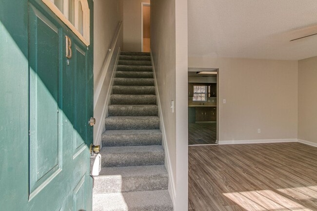 Building Photo - 1244 Parkway Pl