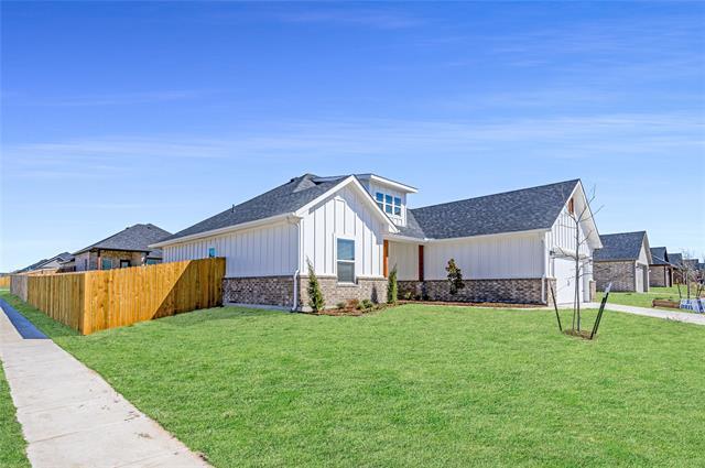 Building Photo - 2919 Tulip Dr