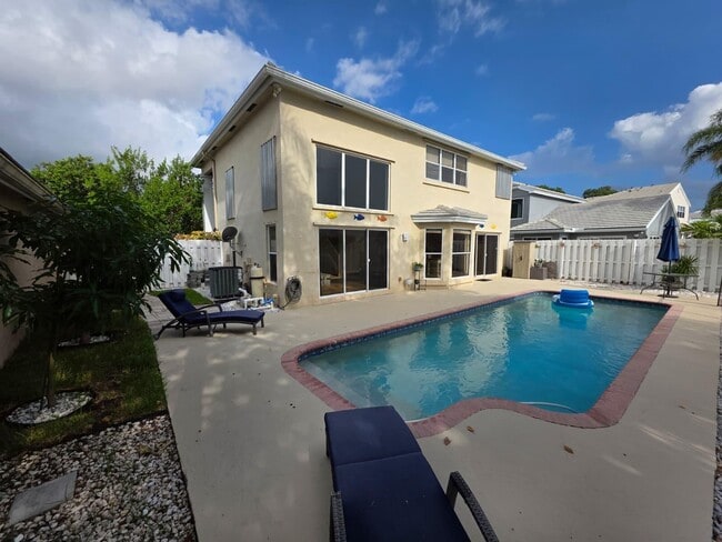 Building Photo - 5220 NW 53rd Ave